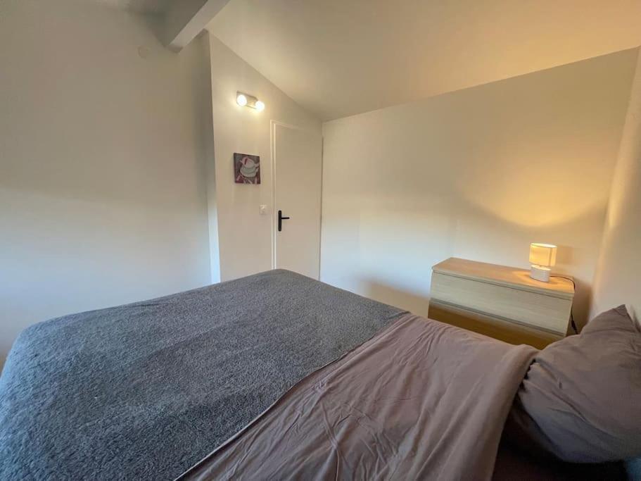 Au Calme, Maison T3 Neuf Avec Jardin A Cassy Lanton Exterior photo